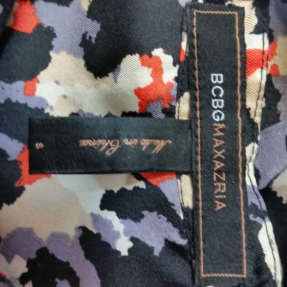 BCBGMAXAZRIA Womens 100% Silk Blouse size Small - Picture 6 of 7